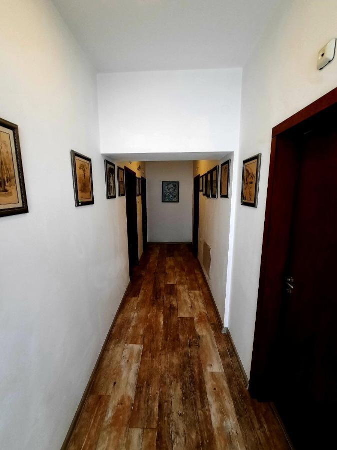 Family Art Hotel Gallery 플레벤 외부 사진