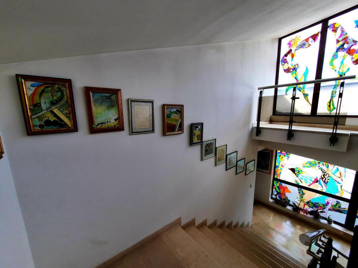Family Art Hotel Gallery 플레벤 외부 사진