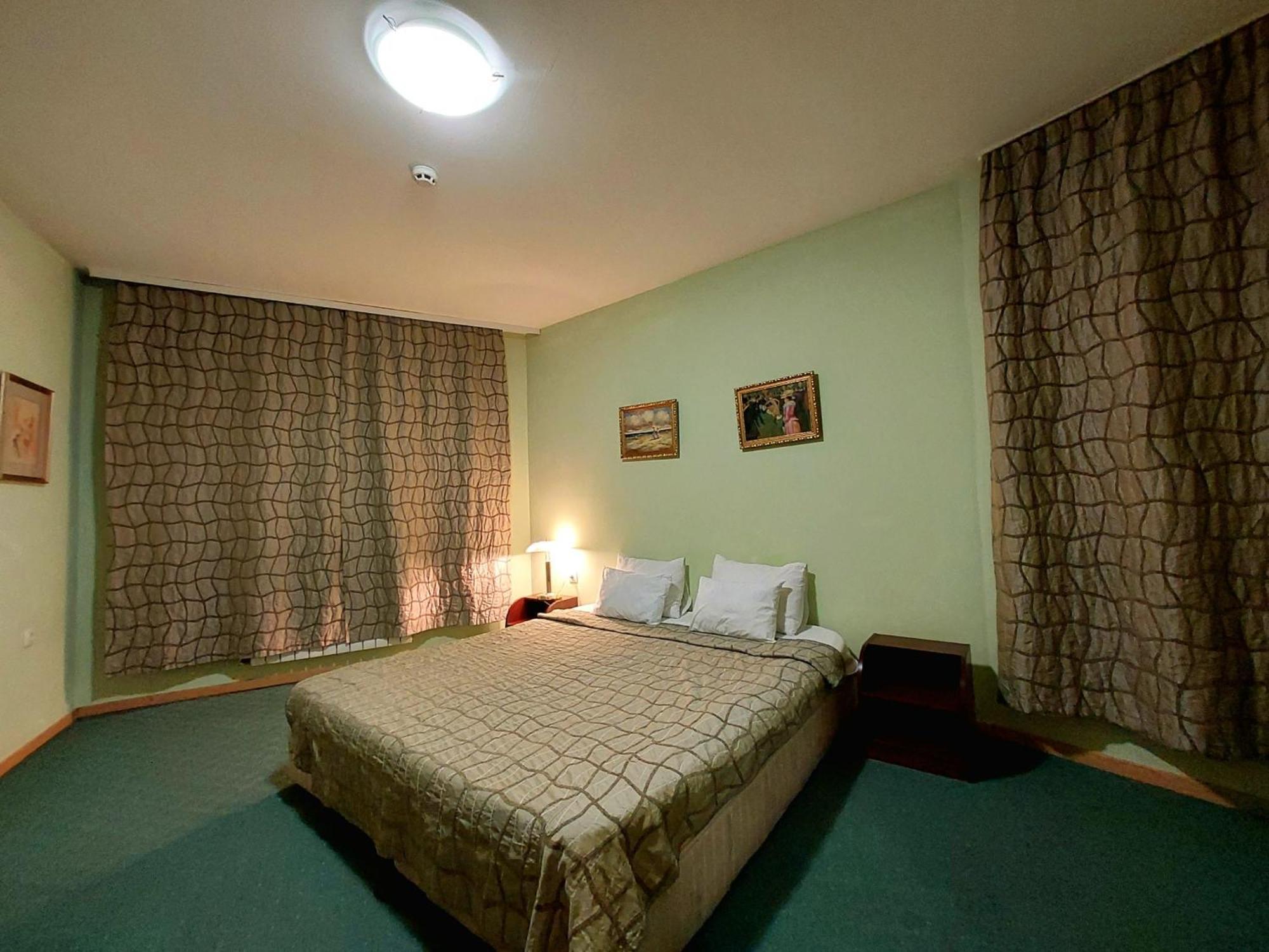 Family Art Hotel Gallery 플레벤 외부 사진
