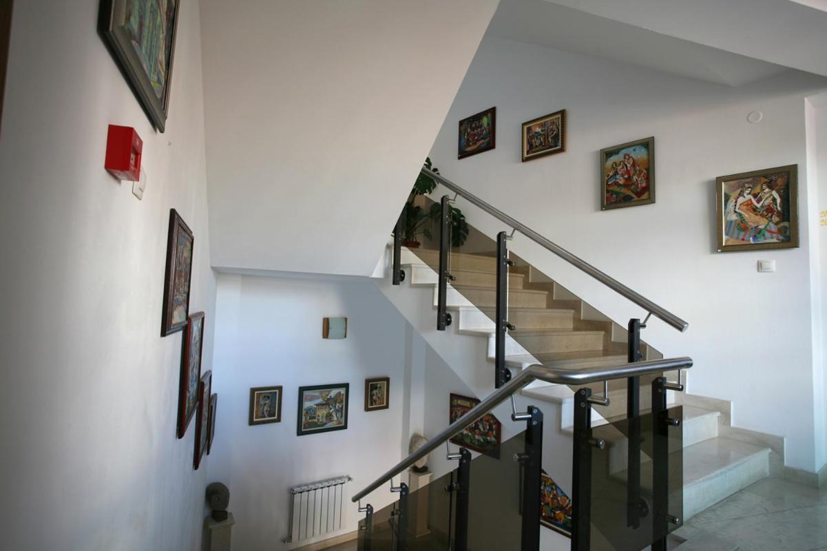 Family Art Hotel Gallery 플레벤 외부 사진